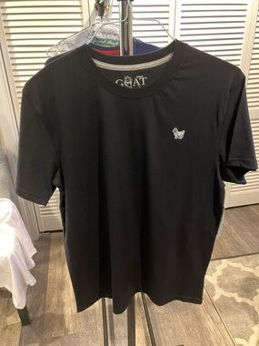 2 GOAT USA Men’s Medium Tee Shirts. 1 white & 1 black NWT